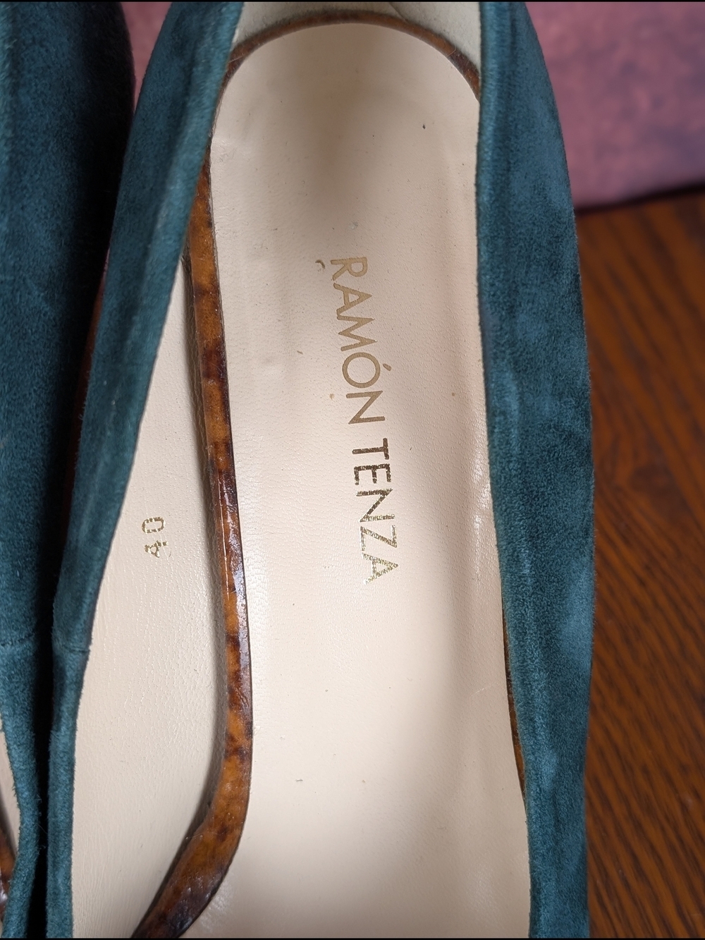 Ramon Tenza Teal Suede Sculptural Heel Pumps | Tortoise Lucite Heels | EU 40 (9) - Picture 5 of 15